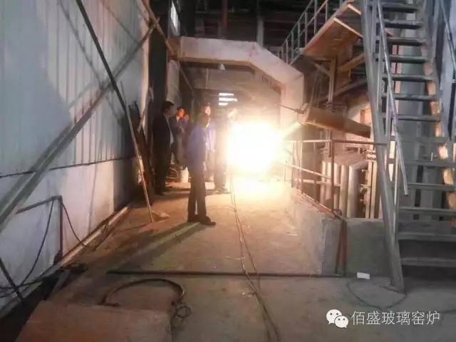 午夜免费三级片