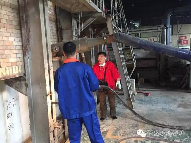 午夜免费三级片