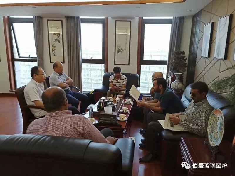 國外客戶來訪午夜成人免费观看洽談合作